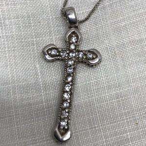 Vintage Sterling Silver 925 Cross Pendent on Sterling Chain